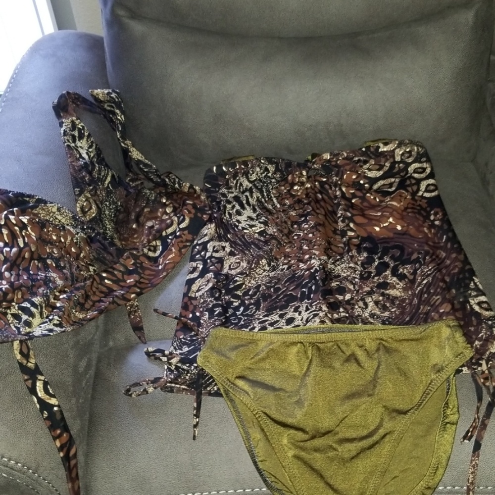 Animal print swim set